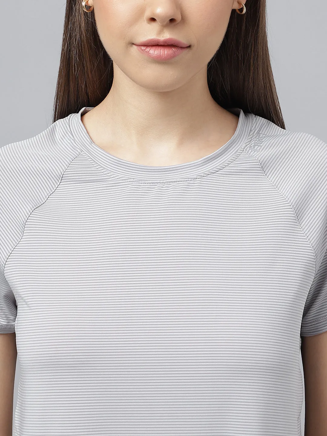 Fitkin women self stripes round neck short sleeves t-shirt