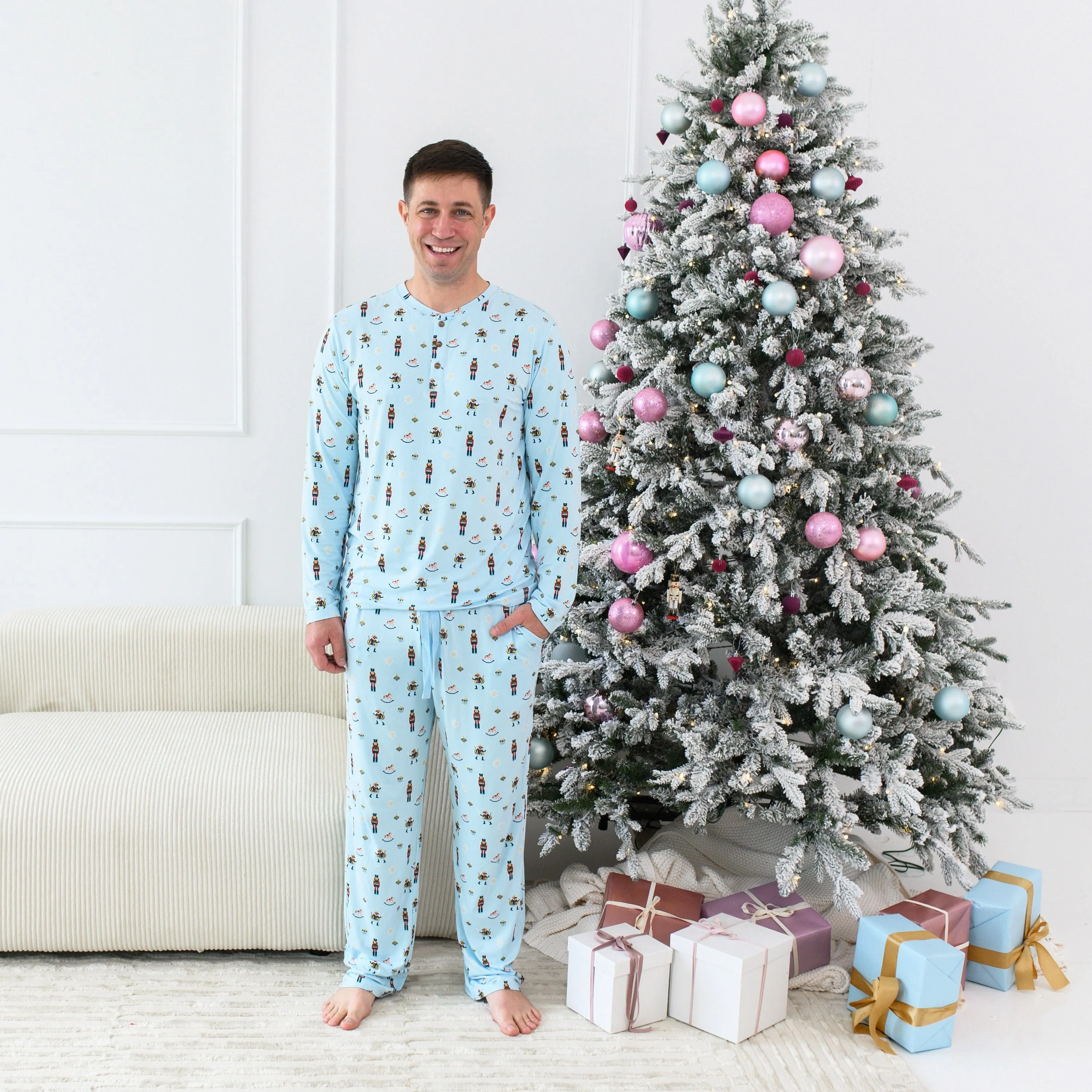 Men's Lounge Pants in Nutcracker