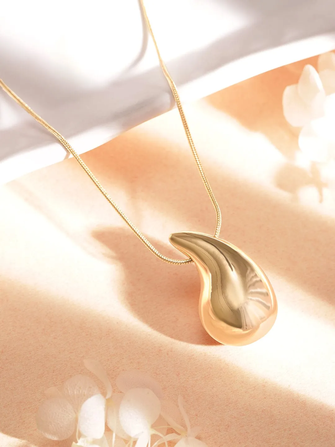 Rubans Voguish 18k Gold plated Stainless Steel Tarnish-Free Golden Fortitude Necklace