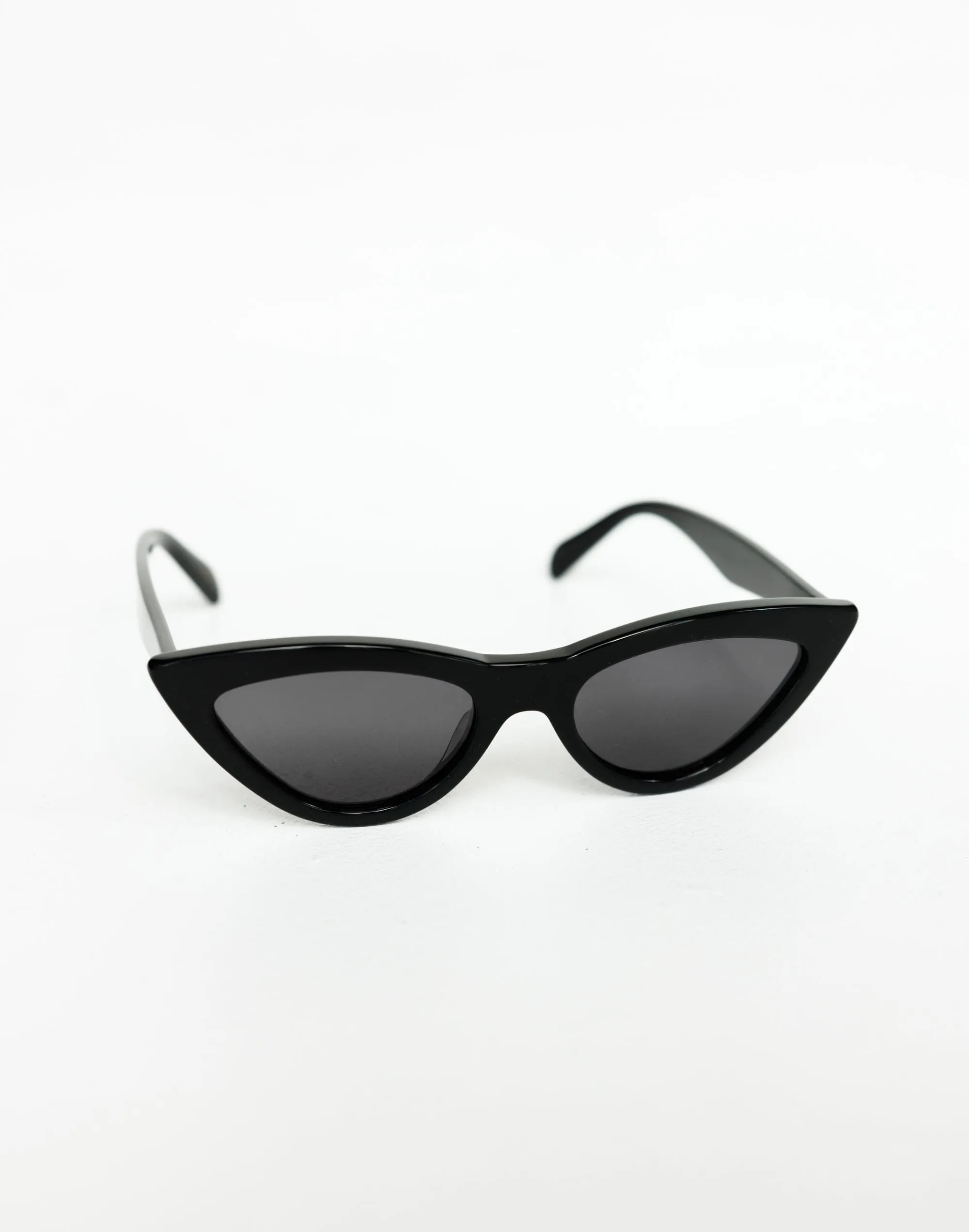 The Linda Sunglasses (Black) - By Banbé